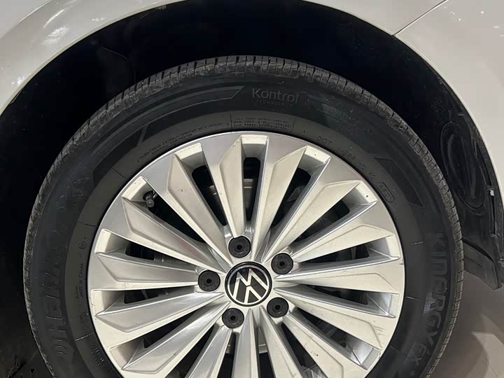 Фото 15 - Volkswagen Lavida