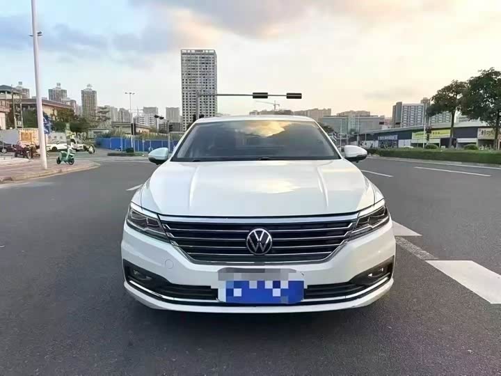 Фото 2 - Volkswagen Lavida