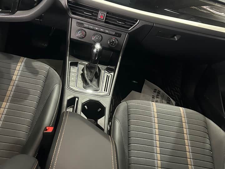 Фото 8 - Volkswagen Lavida