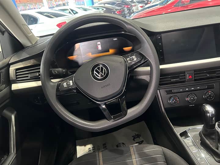 Фото 9 - Volkswagen Lavida