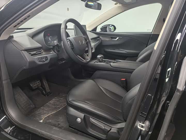 Фото 4 - Hongqi E-QM5