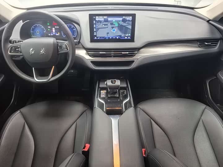 Фото 6 - Hongqi E-QM5