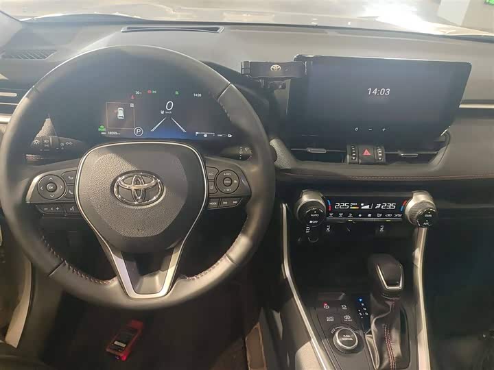 Фото 10 - Toyota Wildlander Hybrid