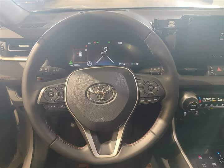 Фото 11 - Toyota Wildlander Hybrid