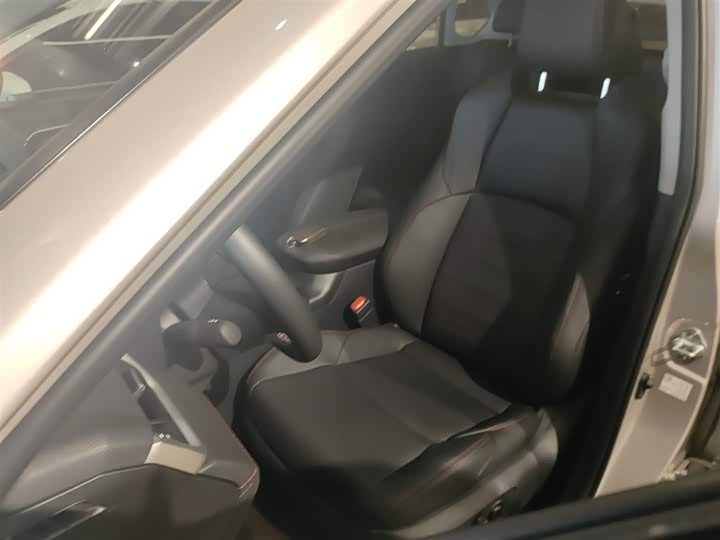 Фото 15 - Toyota Wildlander Hybrid