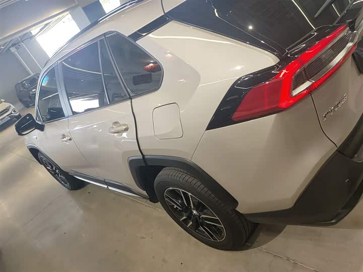 Фото 5 - Toyota Wildlander Hybrid