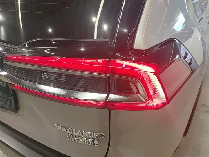 Фото 8 - Toyota Wildlander Hybrid