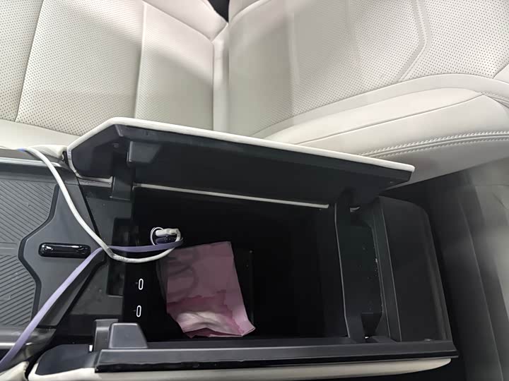 Фото 19 - Geely Jiyue 01