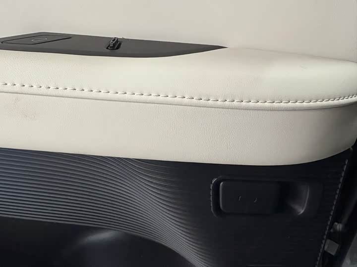 Фото 22 - Geely Jiyue 01