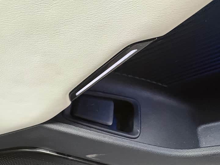 Фото 24 - Geely Jiyue 01