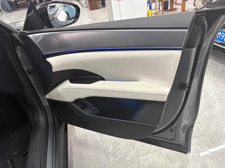 Фото 25 - Geely Jiyue 01