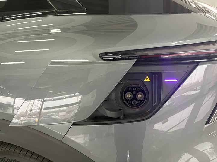 Фото 28 - Geely Jiyue 01