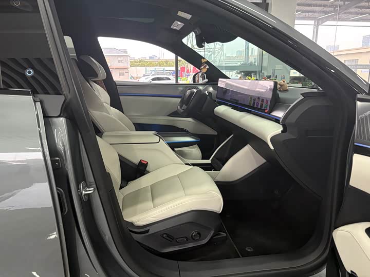 Фото 8 - Geely Jiyue 01