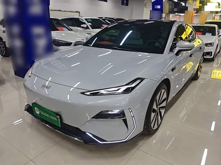 Фото 2 - Geely Galaxy E8