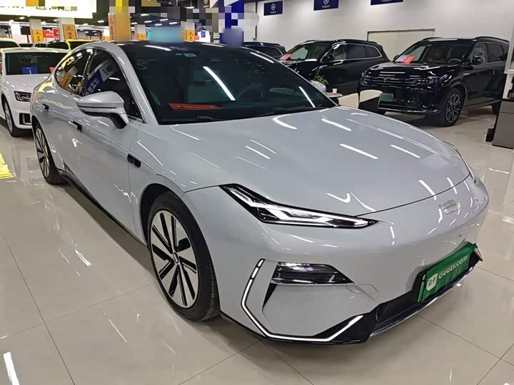 Фото 4 - Geely Galaxy E8