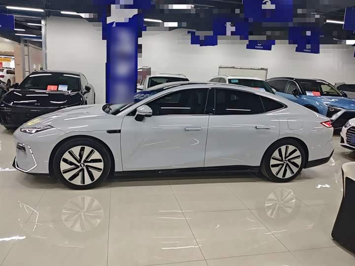 Фото 5 - Geely Galaxy E8