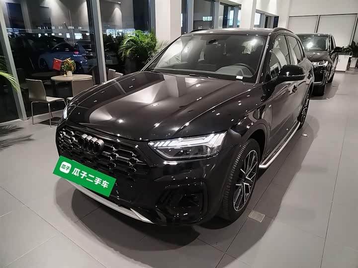 Фото 2 - Audi Q5L