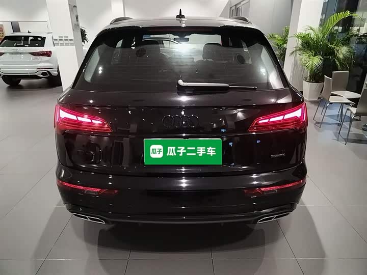 Фото 6 - Audi Q5L