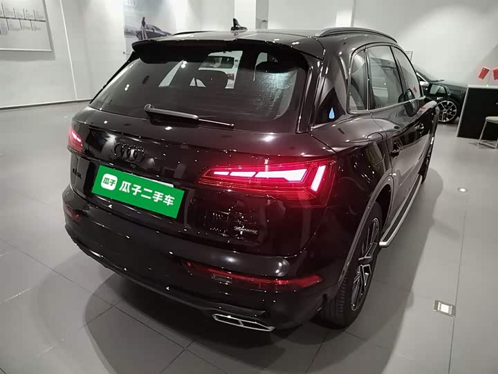 Фото 7 - Audi Q5L