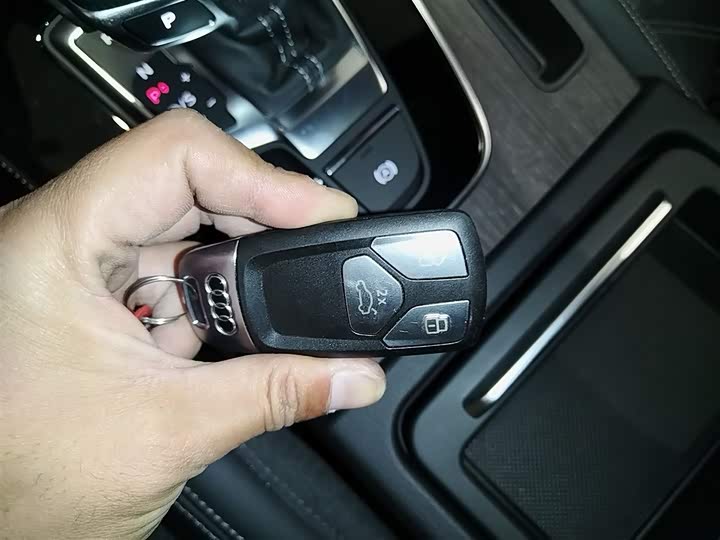 Фото 9 - Audi Q5L