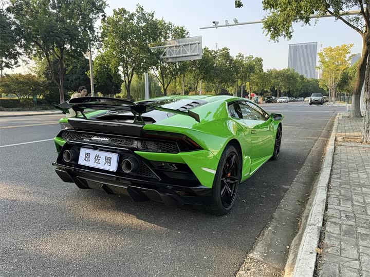 Фото 12 - Lamborghini Huracán