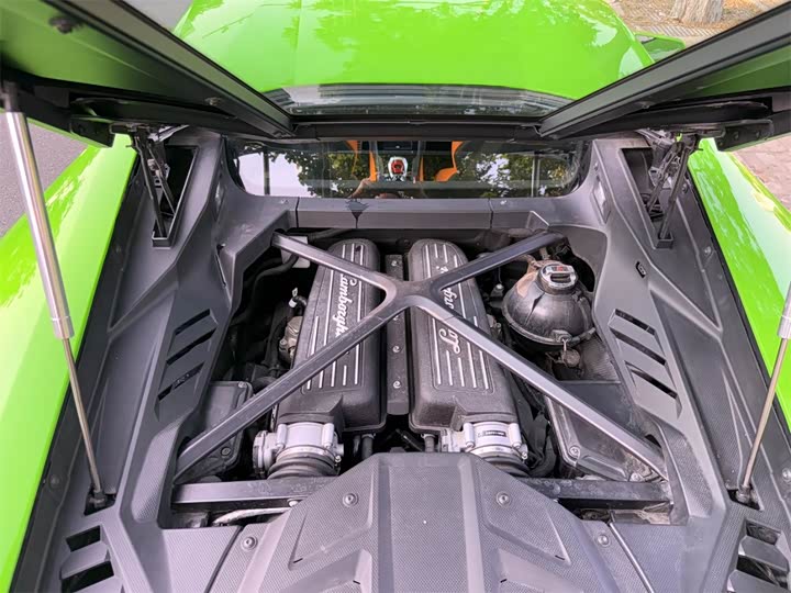 Фото 16 - Lamborghini Huracán