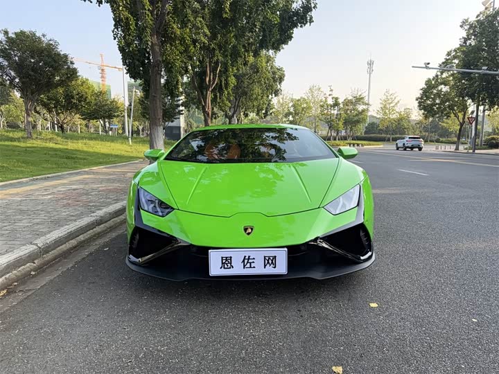 Фото 2 - Lamborghini Huracán