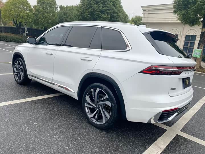 Фото 3 - Geely Monjaro