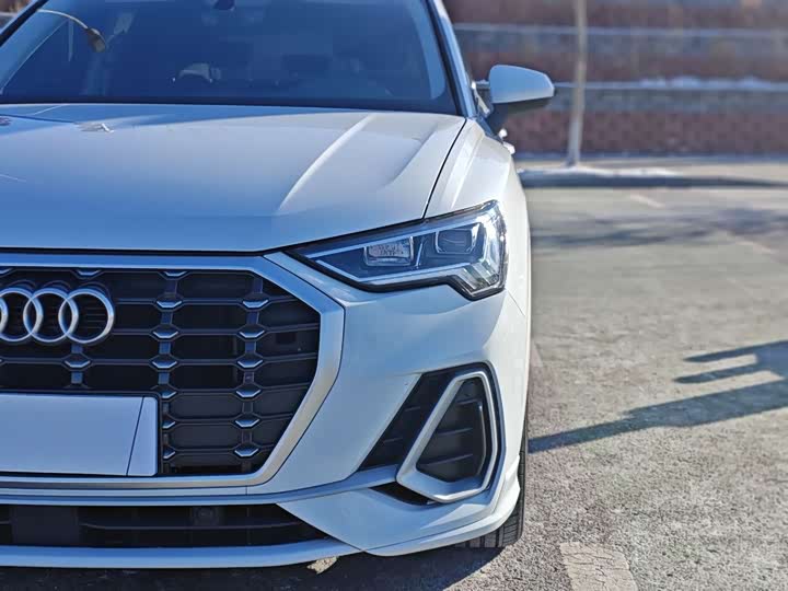 Фото 10 - Audi Q3