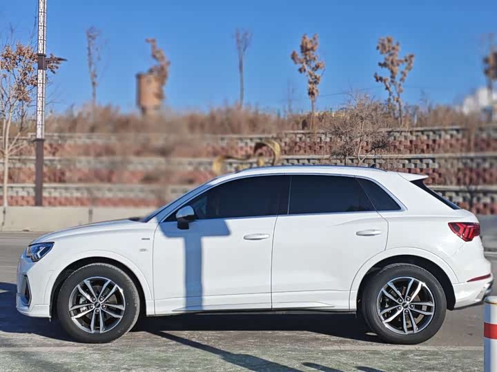 Фото 12 - Audi Q3