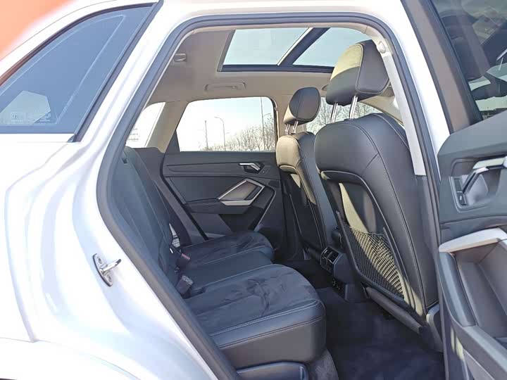 Фото 18 - Audi Q3