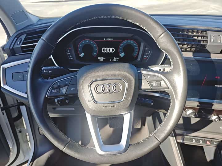 Фото 23 - Audi Q3