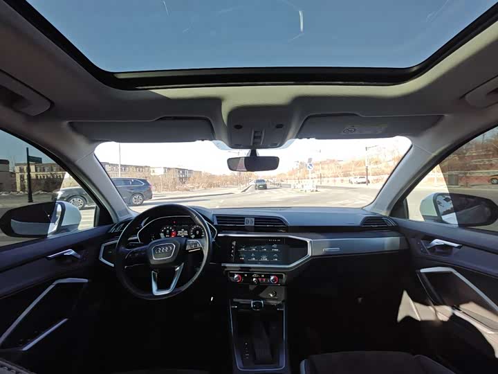 Фото 6 - Audi Q3