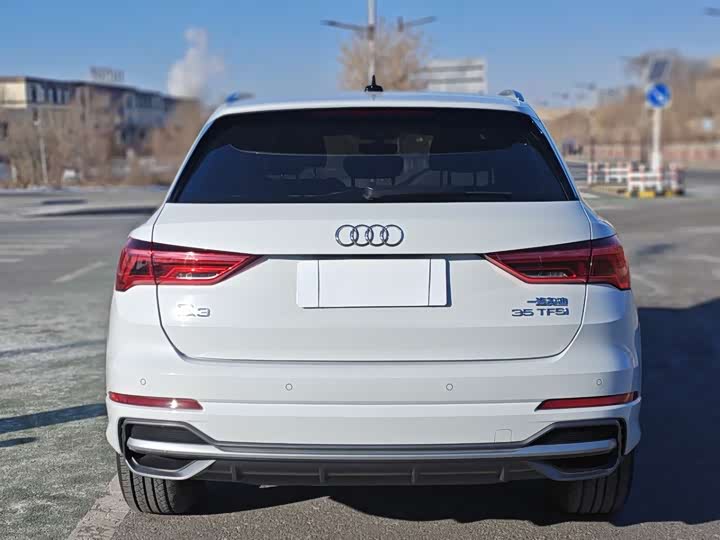 Фото 8 - Audi Q3