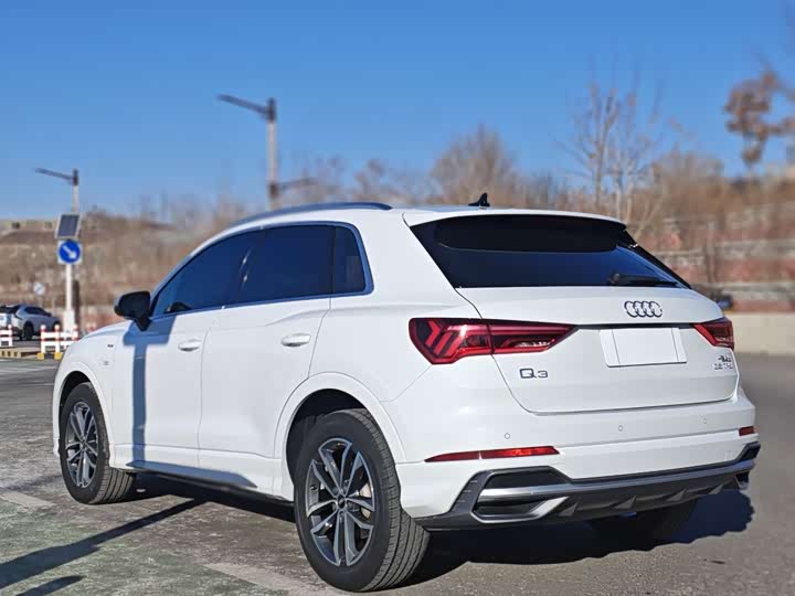 Фото 9 - Audi Q3