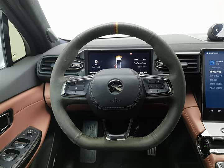 Фото 11 - Nio EC6