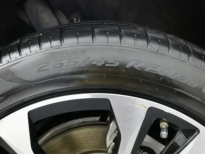 Фото 24 - Nio EC6