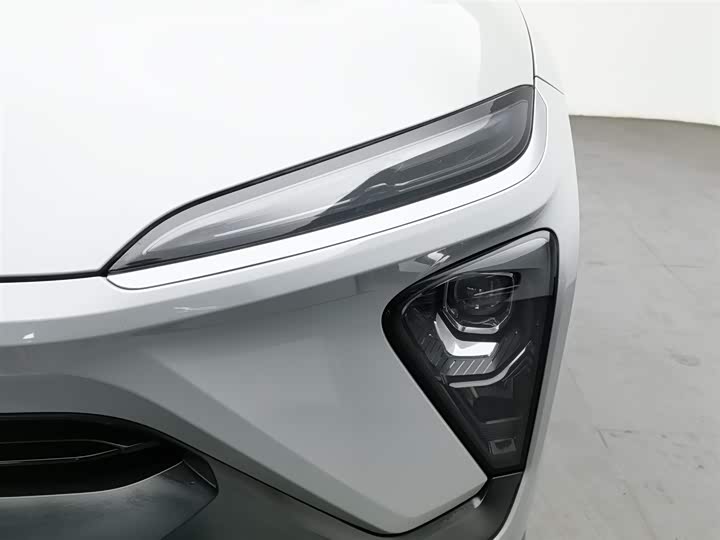 Фото 7 - Nio EC6