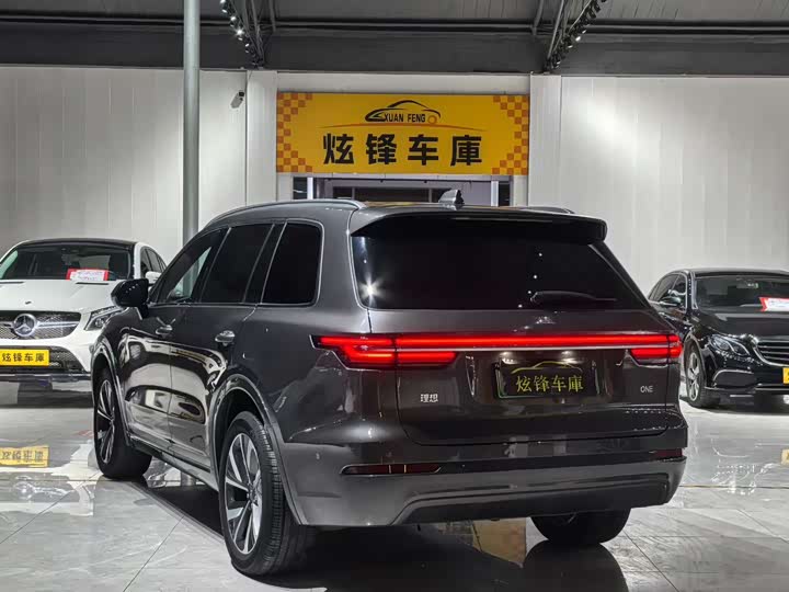 Фото 7 - LiXiang One