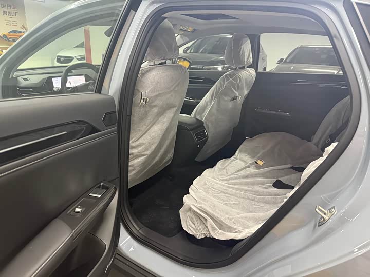 Фото 10 - Geely Galaxy L6