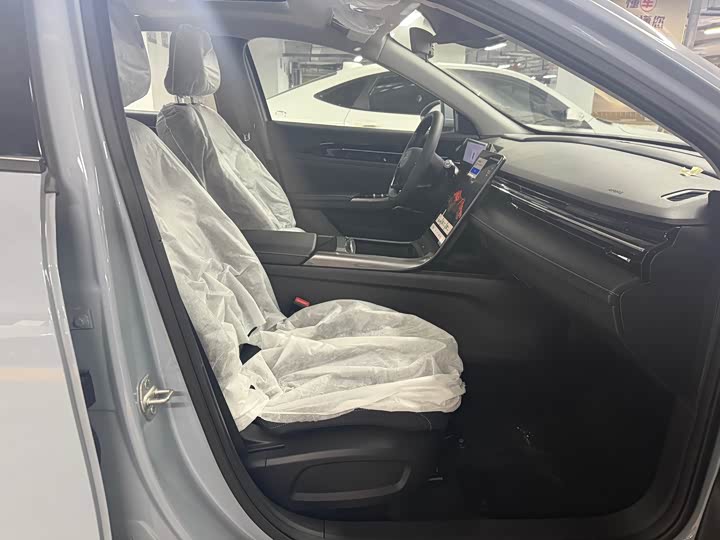 Фото 13 - Geely Galaxy L6