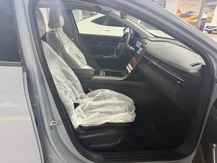 Фото 6 - Geely Galaxy L6