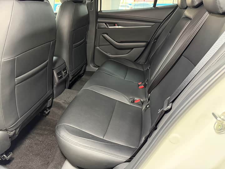 Фото 10 - Mazda 3 (Axela)