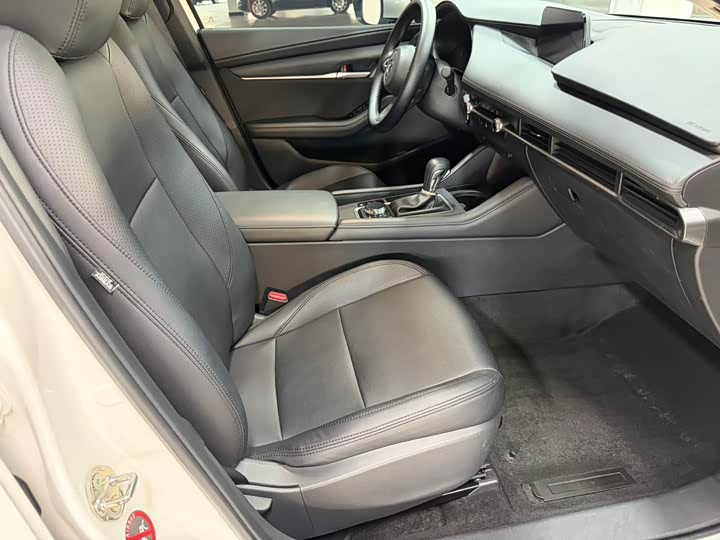 Фото 13 - Mazda 3 (Axela)