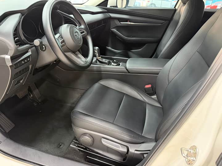 Фото 9 - Mazda 3 (Axela)