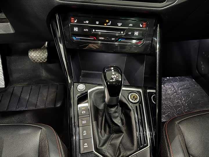 Фото 12 - Volkswagen Tayron