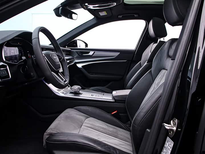 Фото 12 - Audi A6L