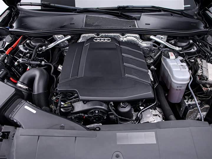 Фото 17 - Audi A6L