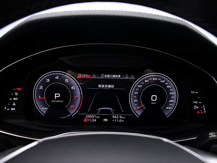 Фото 6 - Audi A6L