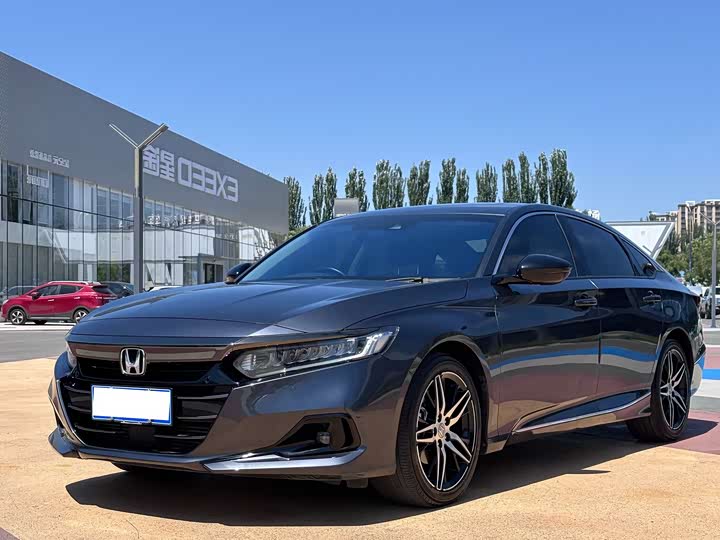 Фото 1 - Honda Accord